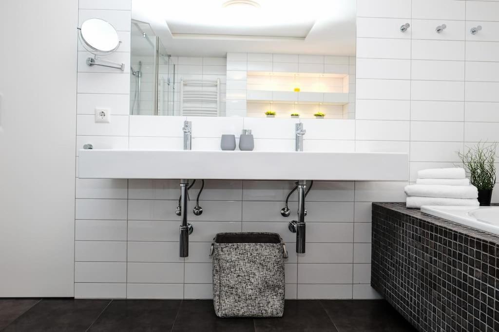 #Stayhere - Spacious Luxury Town Hall 3Bdr Apartment Wilno Zewnętrze zdjęcie