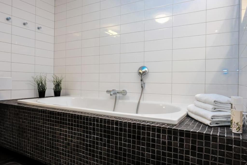 #Stayhere - Spacious Luxury Town Hall 3Bdr Apartment Wilno Zewnętrze zdjęcie